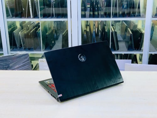MSI Bravo 17 17.3”FHD 1080 144Hz