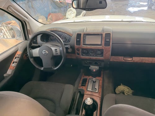 Nissan Frontier 05 ប៉ុង1ដំបូលបេីកហ្វូលអប់សិនរំលស់សុត100%
