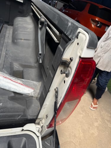 Nissan Frontier 05 ប៉ុង1ដំបូលបេីកហ្វូលអប់សិនរំលស់សុត100%