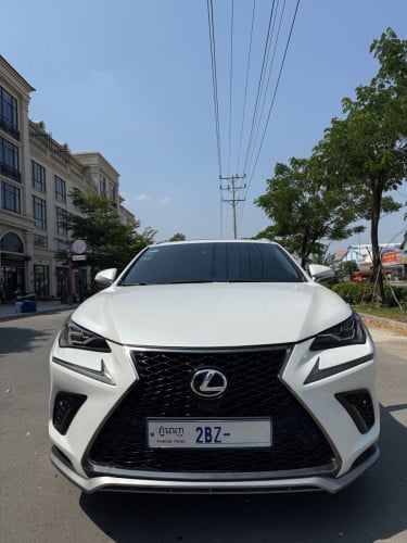 NX 200t 2016