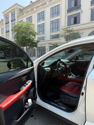 NX 200t 2016