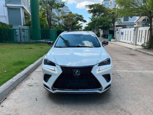 NX300 2018  ពណ៍ស 4 ប៉ូតុង ប៉ុង1  ឡានក្រដាស់ពន្ធ