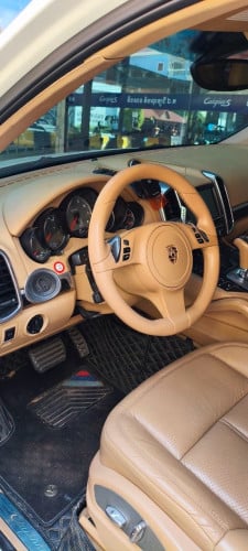 Porsche cayenne 2012
