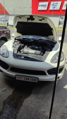 Porsche cayenne 2012