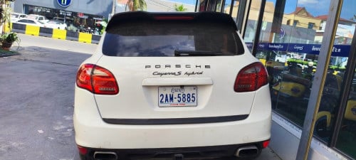 Porsche cayenne 2012