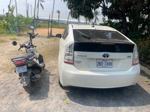 Prius options 3 ឡានអ្នកប្រើផ្ទាល់ ចង់លក់