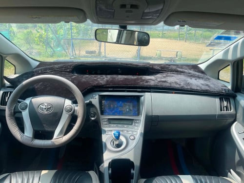 Prius options 3 ឡានអ្នកប្រើផ្ទាល់ ចង់លក់