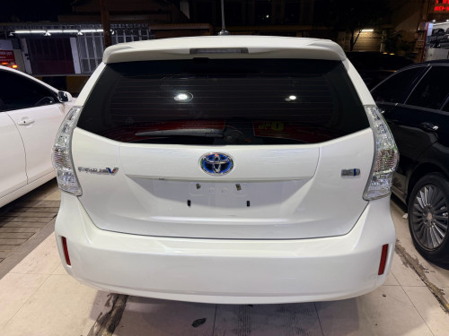 Prius V 2012 option 5