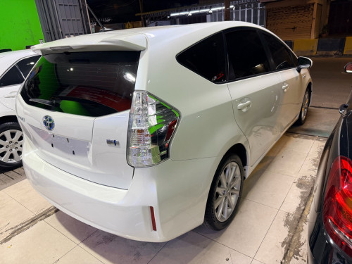 Prius V 2012 option 5
