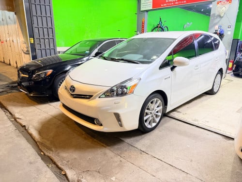 Prius V 2012 option 5