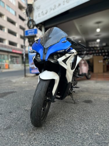 Pulsar 200RS 2018.  ពណ៌​ ស​ ខៀវ​ $1199 ចរចា​