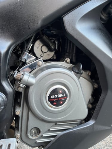 Pulsar 200RS 2018.  ពណ៌​ ស​ ខៀវ​ $1199 ចរចា​