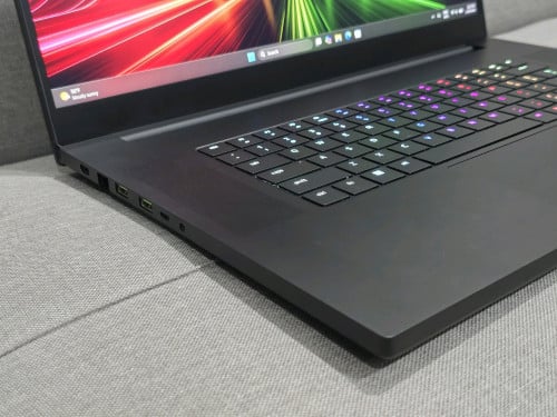 Razer Blade Pro 17 2K 165Hz ស្អាត​ខ្លាំង​