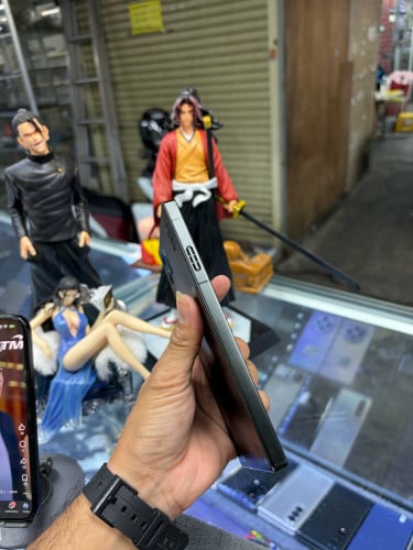 Redmagic9pro plus 1Tb Ram24G Sim2 CH ម៉ាសុីនសានុំស្រុីន បែកខ្នងតិច