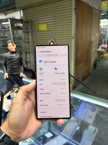 Redmagic9pro plus 1Tb Ram24G Sim2 CH ម៉ាសុីនសានុំស្រុីន បែកខ្នងតិច