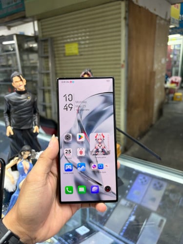 Redmagic9pro plus 1Tb Ram24G Sim2 CH ម៉ាសុីនសានុំស្រុីន បែកខ្នងតិច