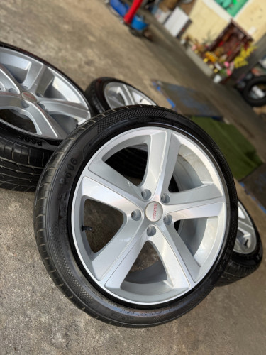 Rim18 ស្ព័រ ទាំងសំបក Toyota/Lexus