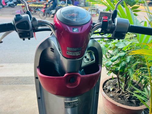 Scoopy 013 សំនុំ