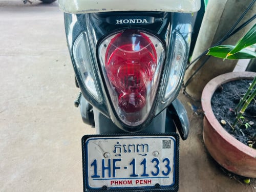 Scoopy 015 ឡើង 023 ស្អាត