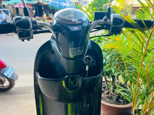 Scoopy 015 ឡើង 023 ស្អាត
