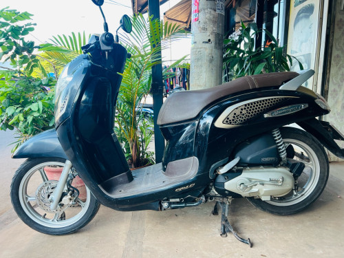 Scoopy 020 ខ្មៅស្អាត