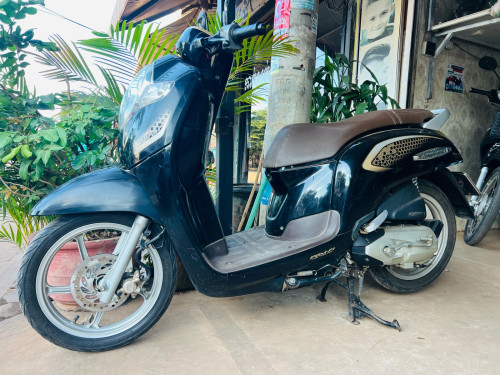 Scoopy 020 ខ្មៅស្អាត