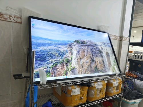 Second Hand All in one (Touch Screen)