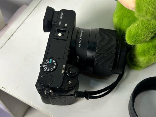 Sony A6400+ Len sigma 56mm f1.4 +  Len Kit 28-70mm