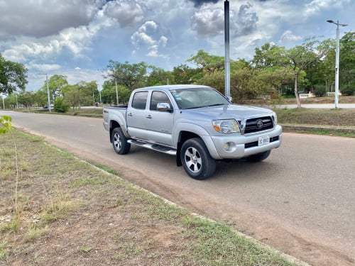 Tacoma 2006 លក់នៅសៀមរាប