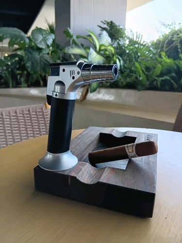 Torch cigar lighter