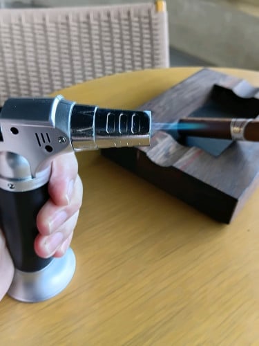 Torch cigar lighter