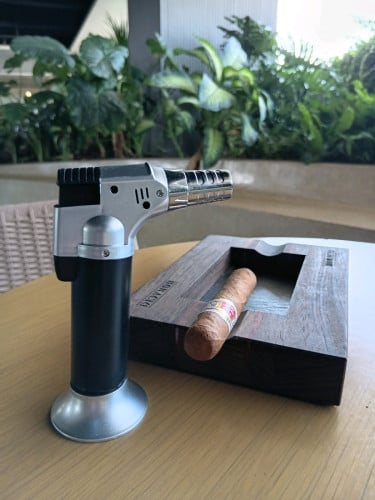 Torch cigar lighter