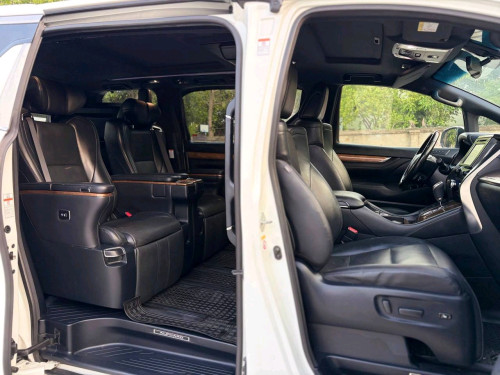 Toyota alphard v6 2017