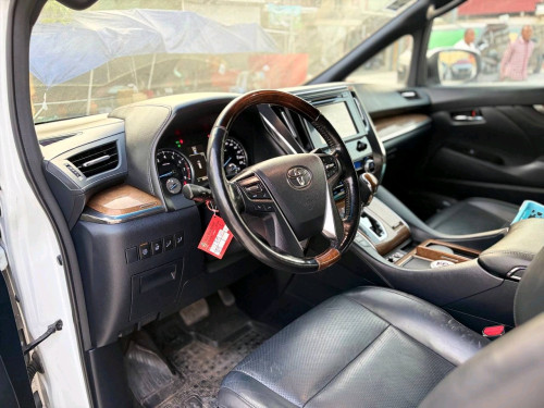 Toyota alphard v6 2017