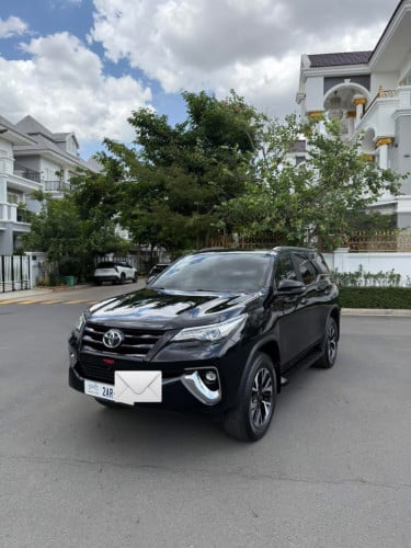 Toyota Fortuner2018 តំលៃចរចាបានទៀត​
