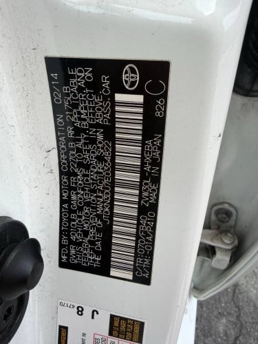 Toyota Prius option3 ក្នុងលឿង​ 014 ឡាន​កាលី​ ទឹកថ្នាំ​ហ្សុីន​មួយ​ជុំ​