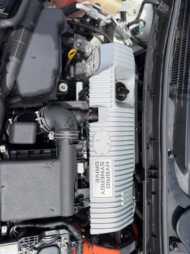 Toyota Prius option3 ក្នុងលឿង​ 014 ឡាន​កាលី​ ទឹកថ្នាំ​ហ្សុីន​មួយ​ជុំ​
