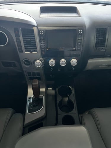 TOYOTA TUNDRA កាពីតាស 2012 Limited បាស JBL  បេីកដំបូល ពូកស្បែក កៅអីចុច កាមេរ៉ាក្រោយ ត្រជាកក្ដោបអូតូ