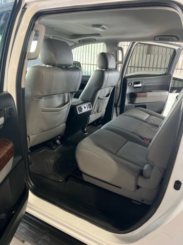 TOYOTA TUNDRA កាពីតាស 2012 Limited បាស JBL  បេីកដំបូល ពូកស្បែក កៅអីចុច កាមេរ៉ាក្រោយ ត្រជាកក្ដោបអូតូ