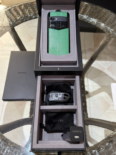 Vertu Aster P Lizard