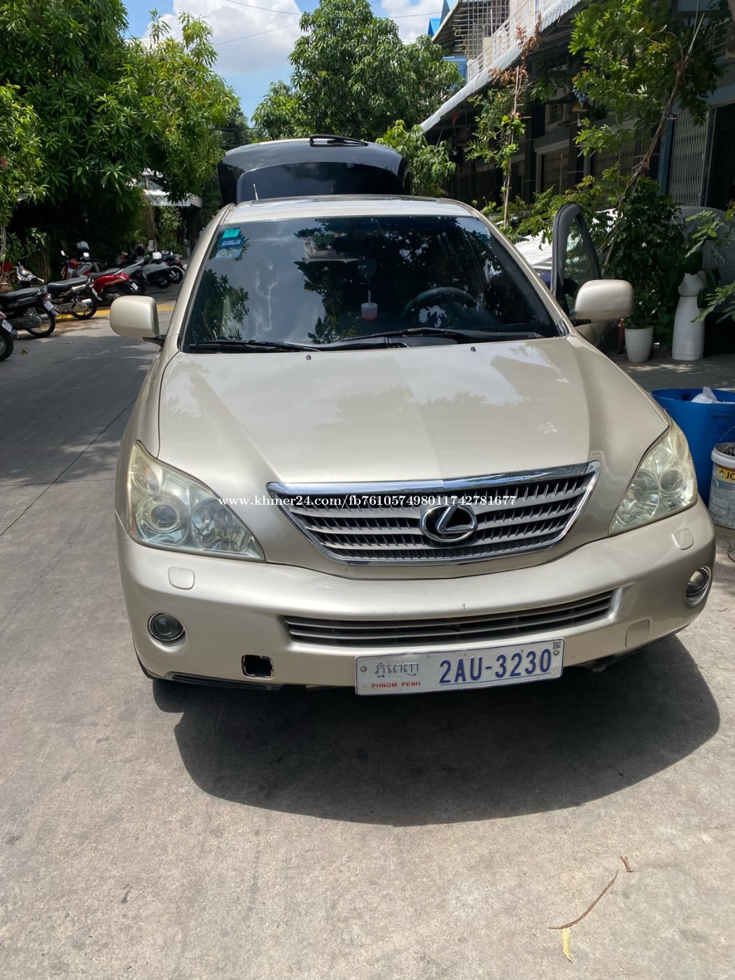 ឡាមលក់បងៗ ម្ចាសដើមបងៗលក់ដូរសារី