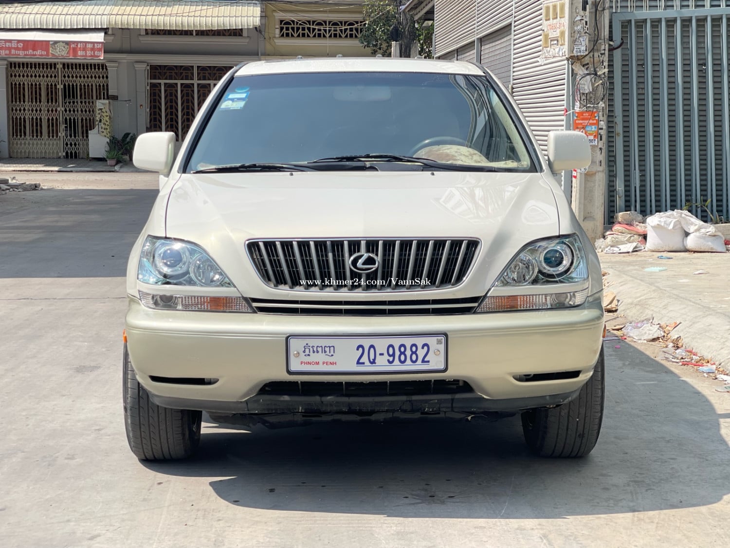 Lexus RX300 1999 ប៉ុង1