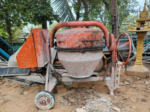ម៉ាស៊ីនក្រឡុកសុីម៉ង់
