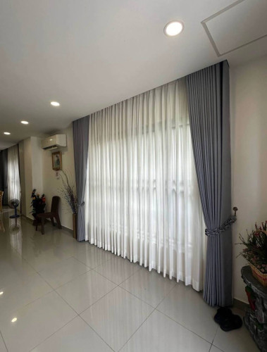 ផ្ទះវីឡាភ្លោះជីបម៉ុង