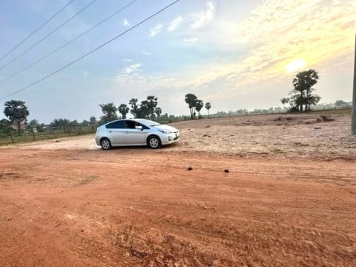 ដីលក់តាកែវ