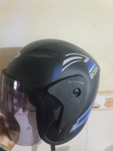 មួកសុវត្ថិភាព​ថ្មី