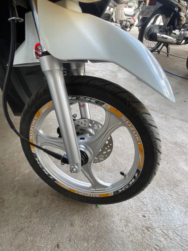 ម៉ូតូស្អាតសាណុំ