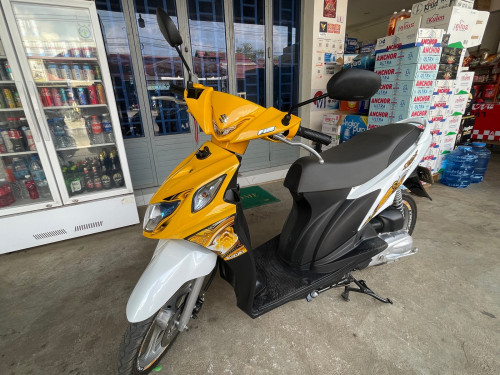 ម៉ូតូស្អាតសាណុំ