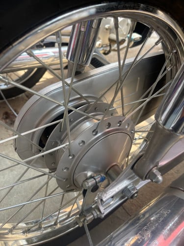 ម៉ូតូស្អាតសាណុំ