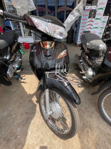 ម៉ូតូស្អាតសាណុំ